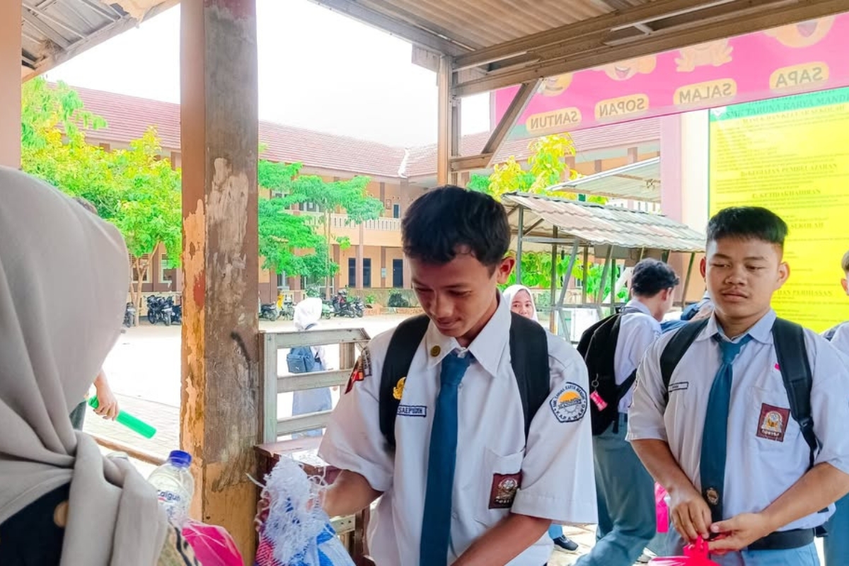 SMK TKM Tempuran Launching Program Bank Sampah untuk Siswa