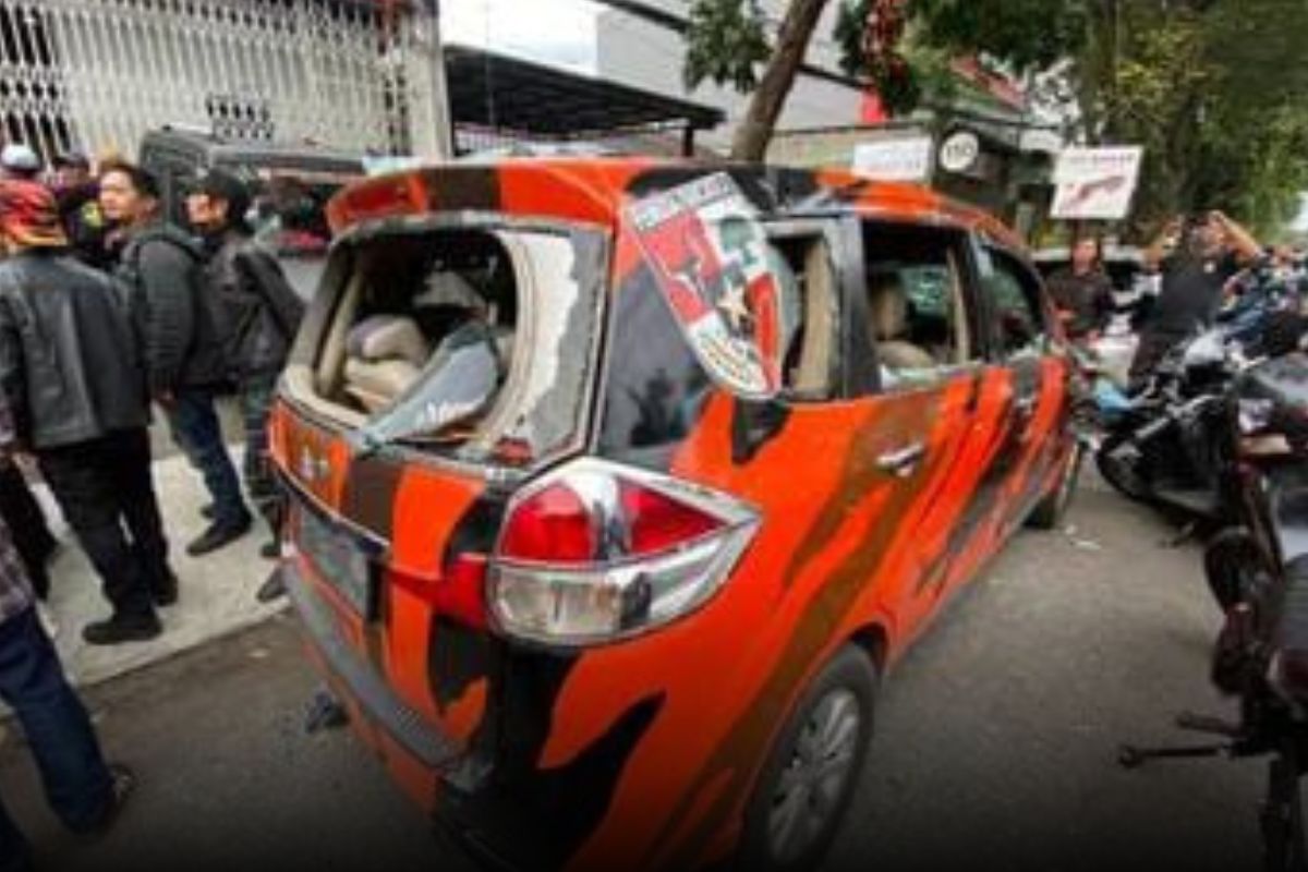 Bentrokan Antara Ormas PP dan GRIB di Jalan BKR Bandung, Polisi Turun Tangan