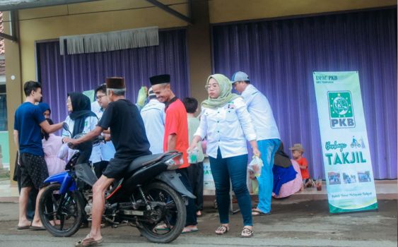 DPAC PKB Tempuran Gelar Berbagi Takjil Gratis di Bulan Ramadhan