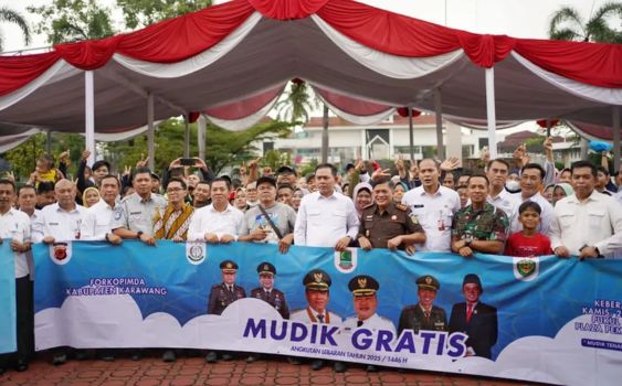 Pemkab Karawang Lepas 810 Peserta Mudik Gratis 2025