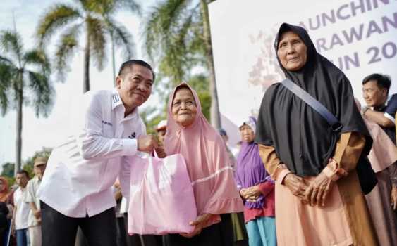 Pemkab Karawang Luncurkan Program “Nyaah Ka Kolot” untuk Bantu Lansia