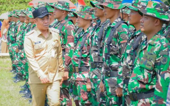 TMMD Ke-124 Resmi Dimulai, Warga Karawang dan TNI Bersinergi Bangun Desa Mekarasih