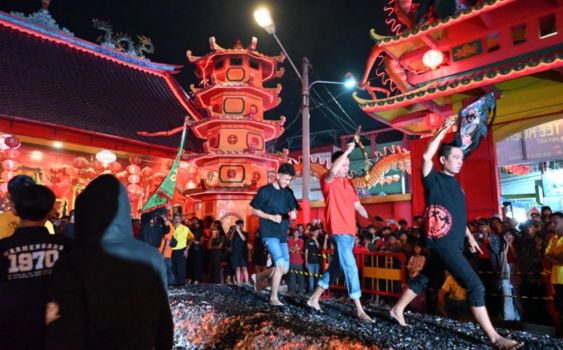 Vihara Dharma Prasada Karawang Gelar Sejit Dewa Kwan Tee Koen, Padukan Ritual, Budaya, dan Ekonomi Lokal