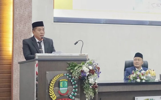 Bupati-Wabup Karawang Hadiri Rapat Paripurna DPRD, Dengarkan Pidato Kenegaraan HUT Ke-80 RI