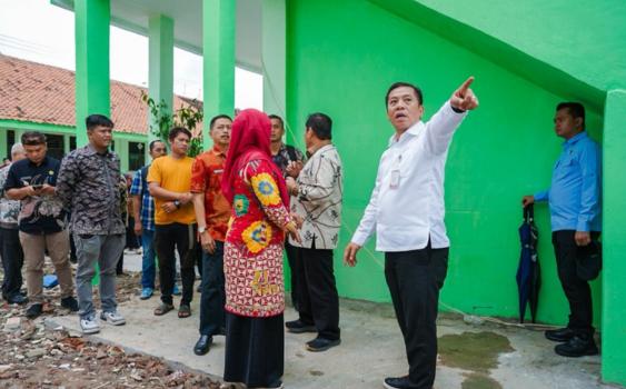 Tinjau SDN Dawuan Tengah 1, Bupati Aep Syaepuloh Tegaskan Pembangunan Sekolah Harus Berkualitas dan Transparan