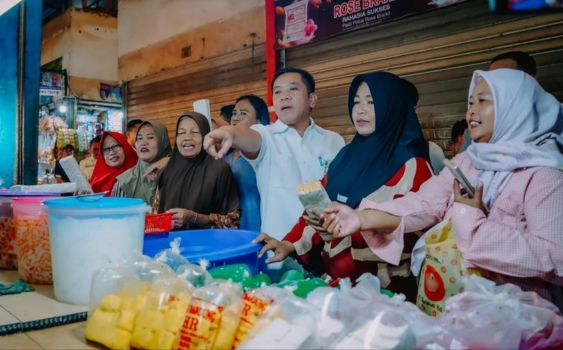 Bupati Karawang dan Forkopimda Sidak Pasar, Pastikan Harga Sembako Stabil Jelang Ramadan