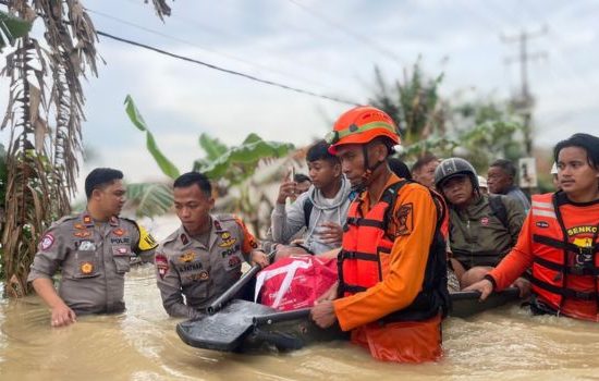 Hari Kedua Puasa Ramadan 2026, Desa Karangligar Karawang Kembali Banjir, 910 Warga Mengungsi