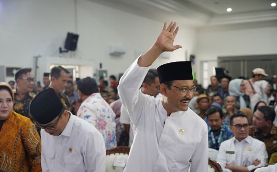 Mensos Gus Ipul Apresiasi Capaian UHC 100% di Karawang dan Sosialisasi Data Tunggal (DTSEN)