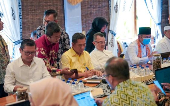 Bangkitkan Ekonomi Biru, Bupati Karawang dan Gubernur Jabar Percepat Revitalisasi 14 Ribu Hektare Tambak Pantura