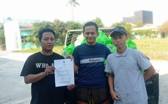 PKB Karawang Salurkan 8.000 Bingkisan Lebaran Hingga Pengurus RT, Bukti Nyata Melayani Rakyat