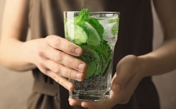 Rahasia Sehat dengan Air Rendaman Mentimun: Detoks Alami hingga Cegah Kanker